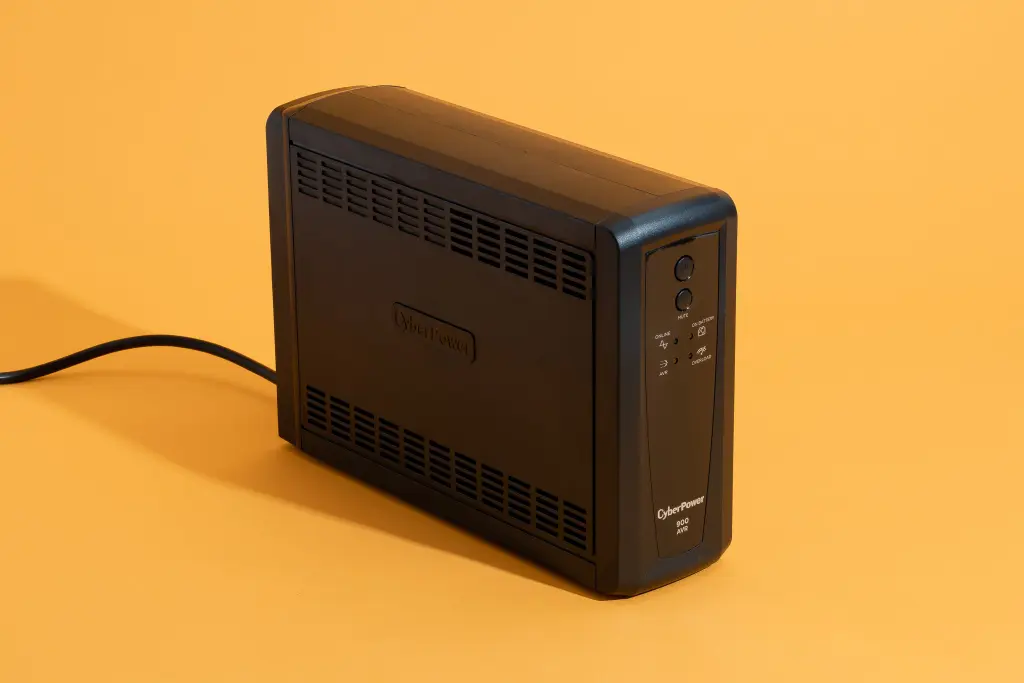 دستگاه UPS